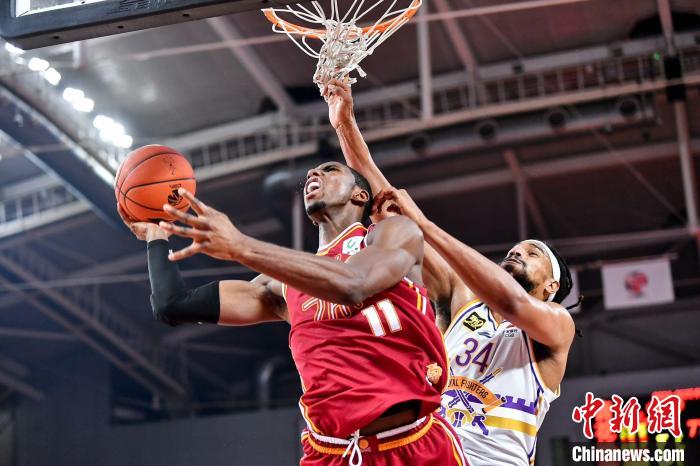 山西汾酒男篮125比105大胜北京控股 领跑CBA积分榜