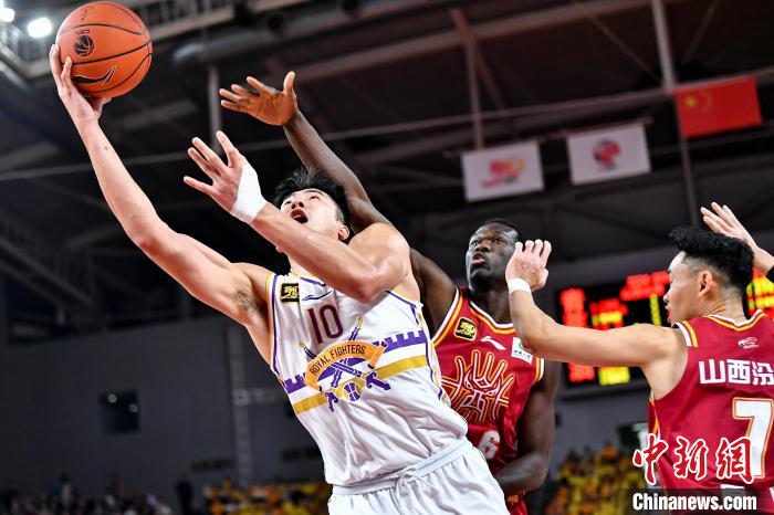 山西汾酒男篮125比105大胜北京控股 领跑CBA积分榜