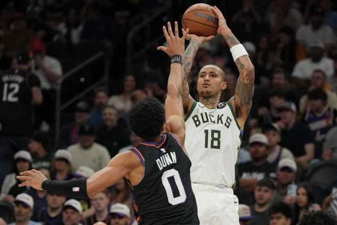 太阳主场遭雄鹿逆转吞5连败 雄鹿终结2连败