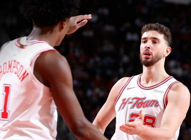 火箭惨败马刺 申京低迷暴露战术困境