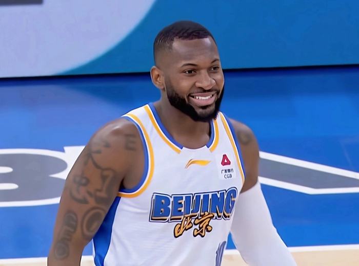 北京北汽男篮力克北控周琦杰曼联手制胜同城德