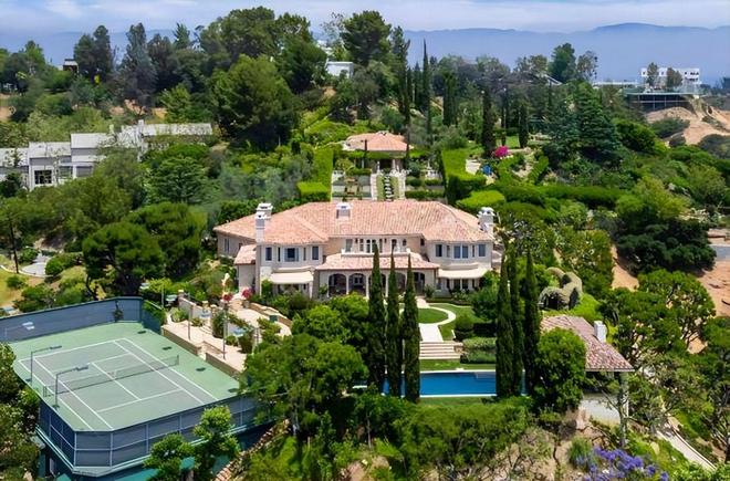 易建联洛杉矶豪宅遭山火焚毁 财富价值反思引发